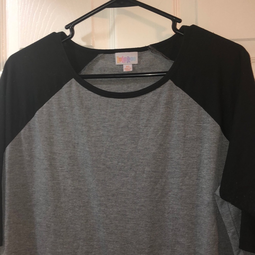 LULAROE randy t-shirt